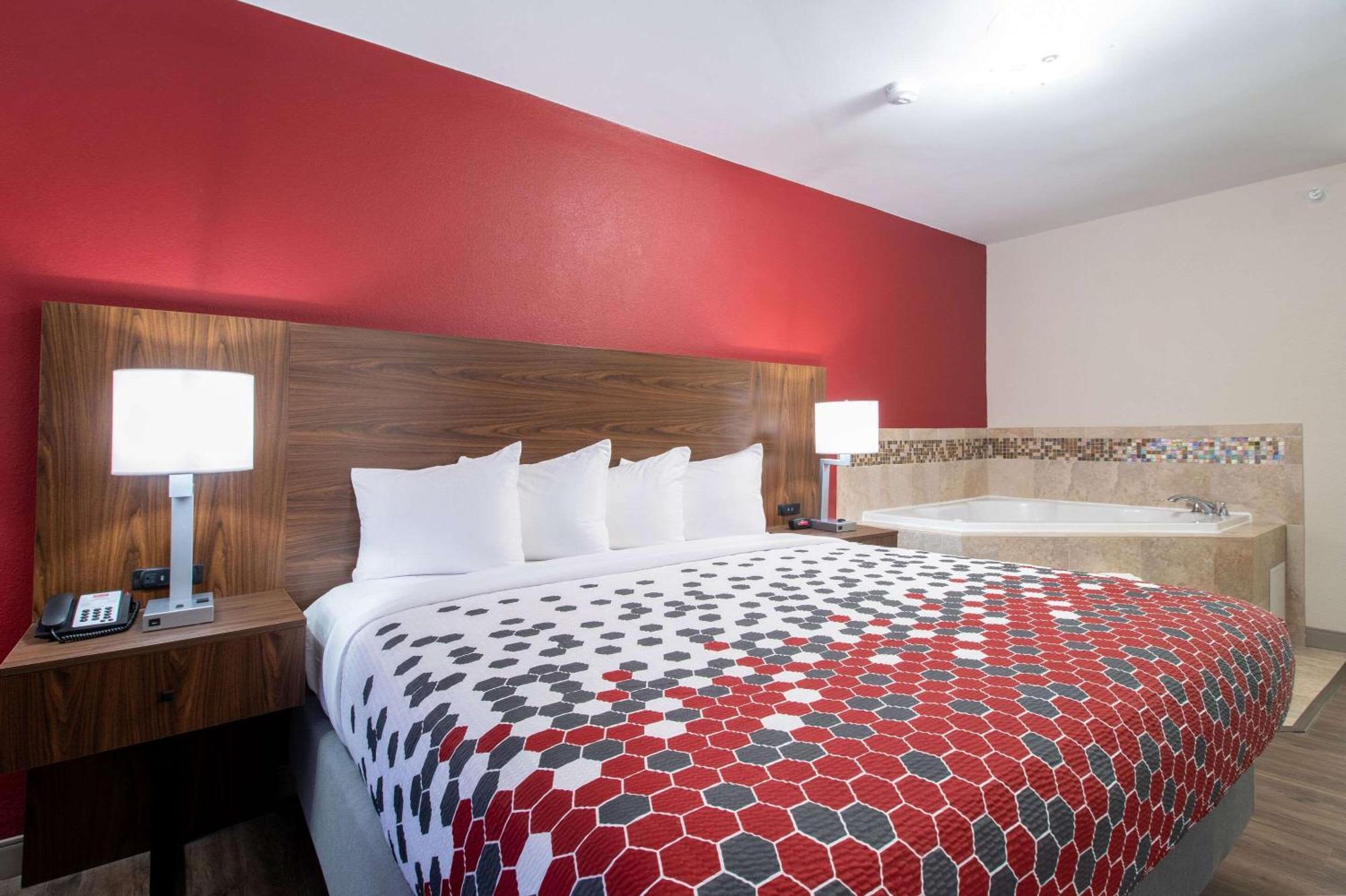 Econo Lodge Inn & Suites Foley-North Gulf Shores Exterior photo